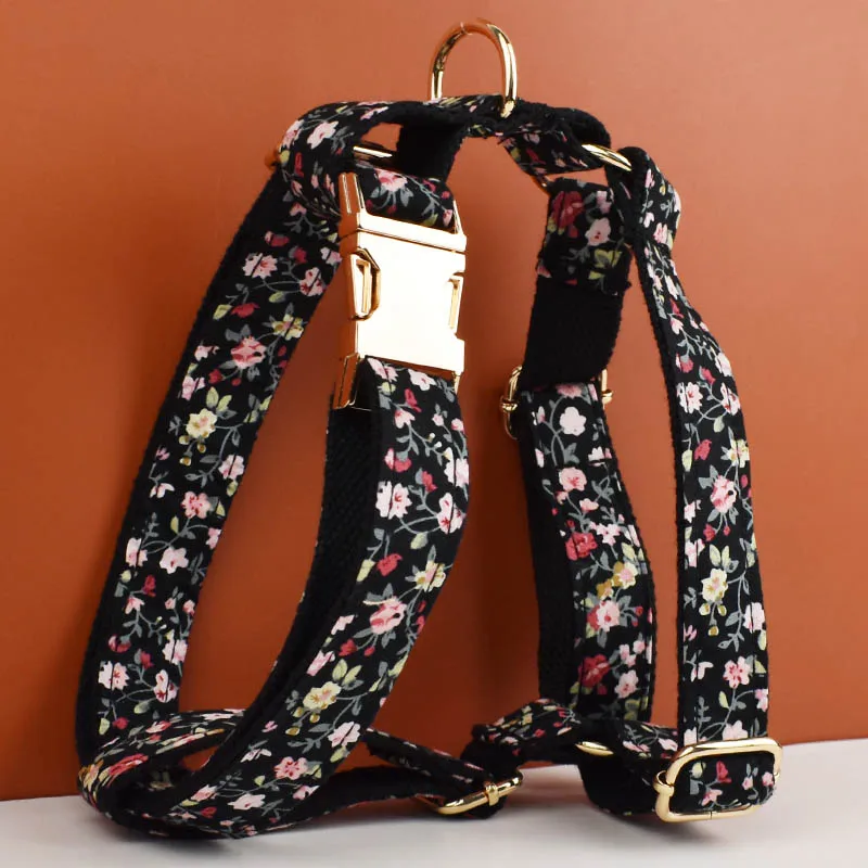 Luxury Fashion Pet Accessories Custom Design Logo Black Bottom Flower Sublimation Dog Collar Leashes Harness Bow Set Flowers 05