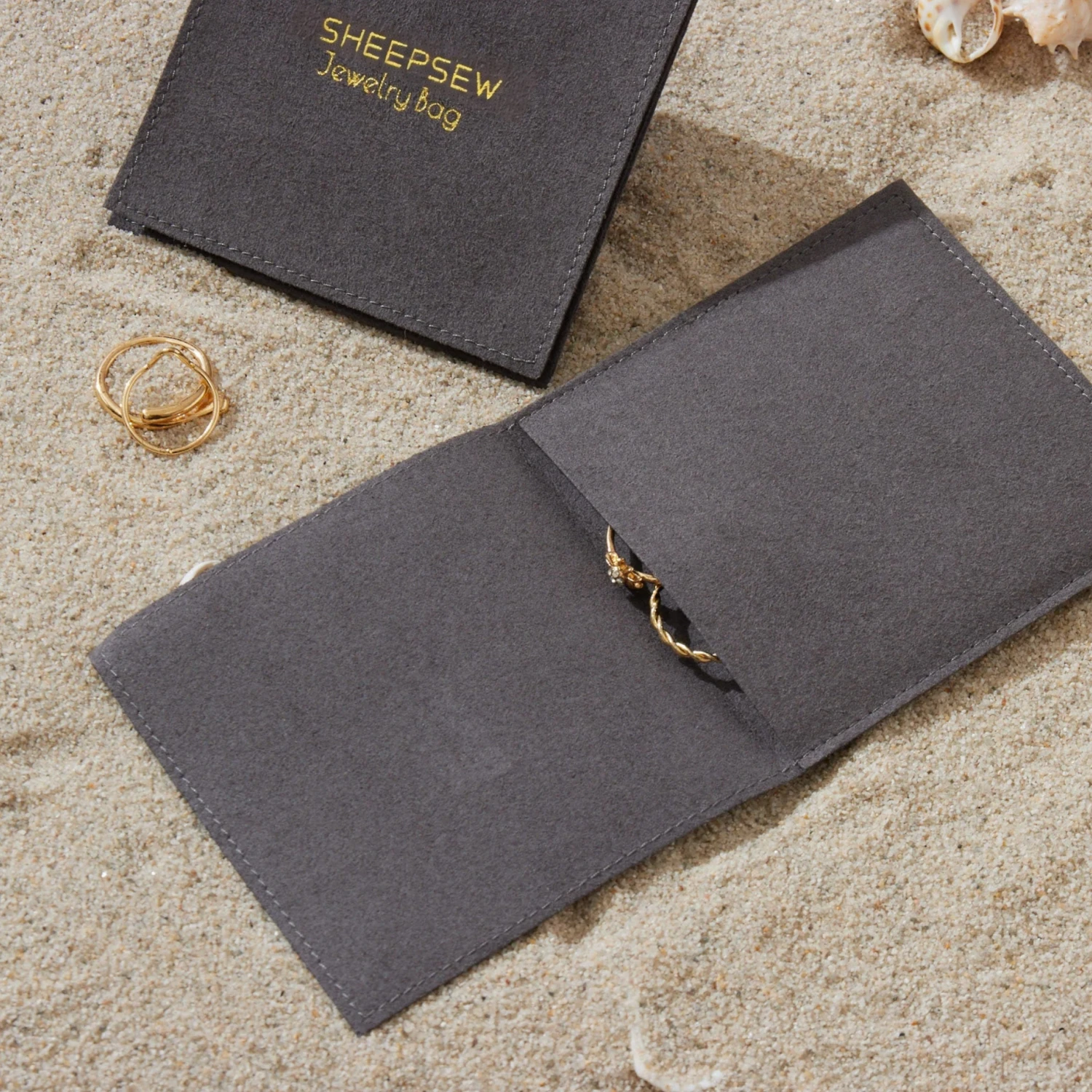 

50 комплектов мини-мешочек для ювелирных изделий из микрофибры: персонализированный логотип, темно-серая брошь, мешковая упаковка, ожерелье, серьги