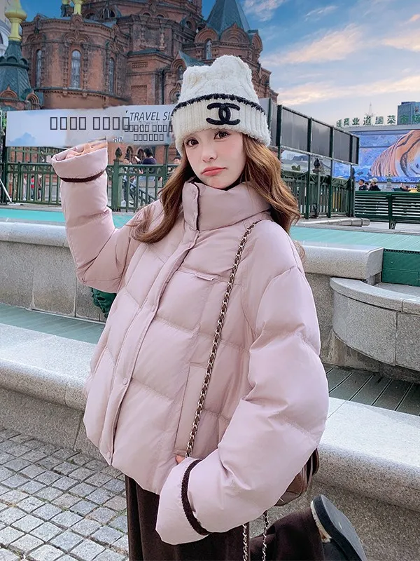 

Розовая короткая пуховая куртка для женщин: модная, теплая, молодежная, с наполнителем из белого утиного пуха, верхняя одежда для зимы