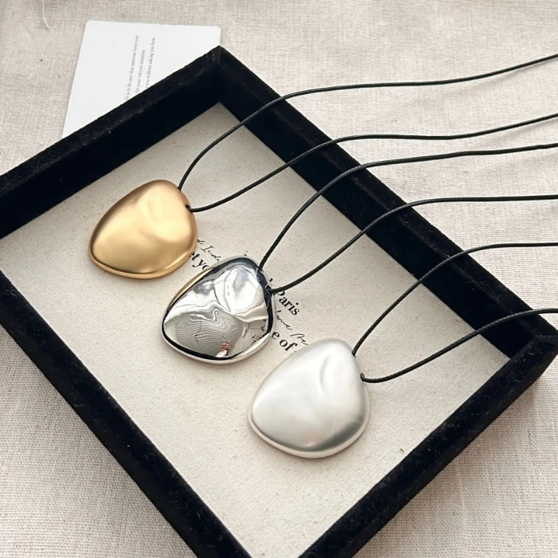 

2025New Fashion Matte Metal Irregular Pendant Necklace for Women Girls Simple Long Sweater Chain Accessory