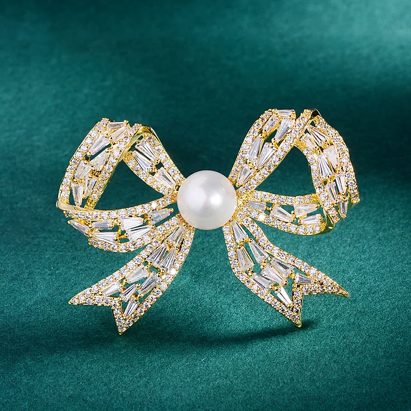 

Korean High-grade Zirconium Inlaid Fresh Water Pearl Brooch Small Fragrance Style Bow Pin Coat Suit Accessory Corsage