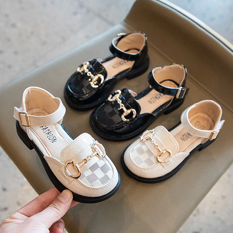 Spring and Summer New 2024 Girls Baotou Cool Shoes Soft Soled Children Korean Version of All Matching Children Sandals