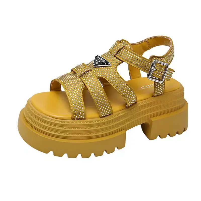 2025 Damensandalen mit Strasssteinen, einzeilige Schnalle, klobige Plateauschuhe, Damenkleid, Freizeitmode, 7 cm Absatz, hohe Sandalen