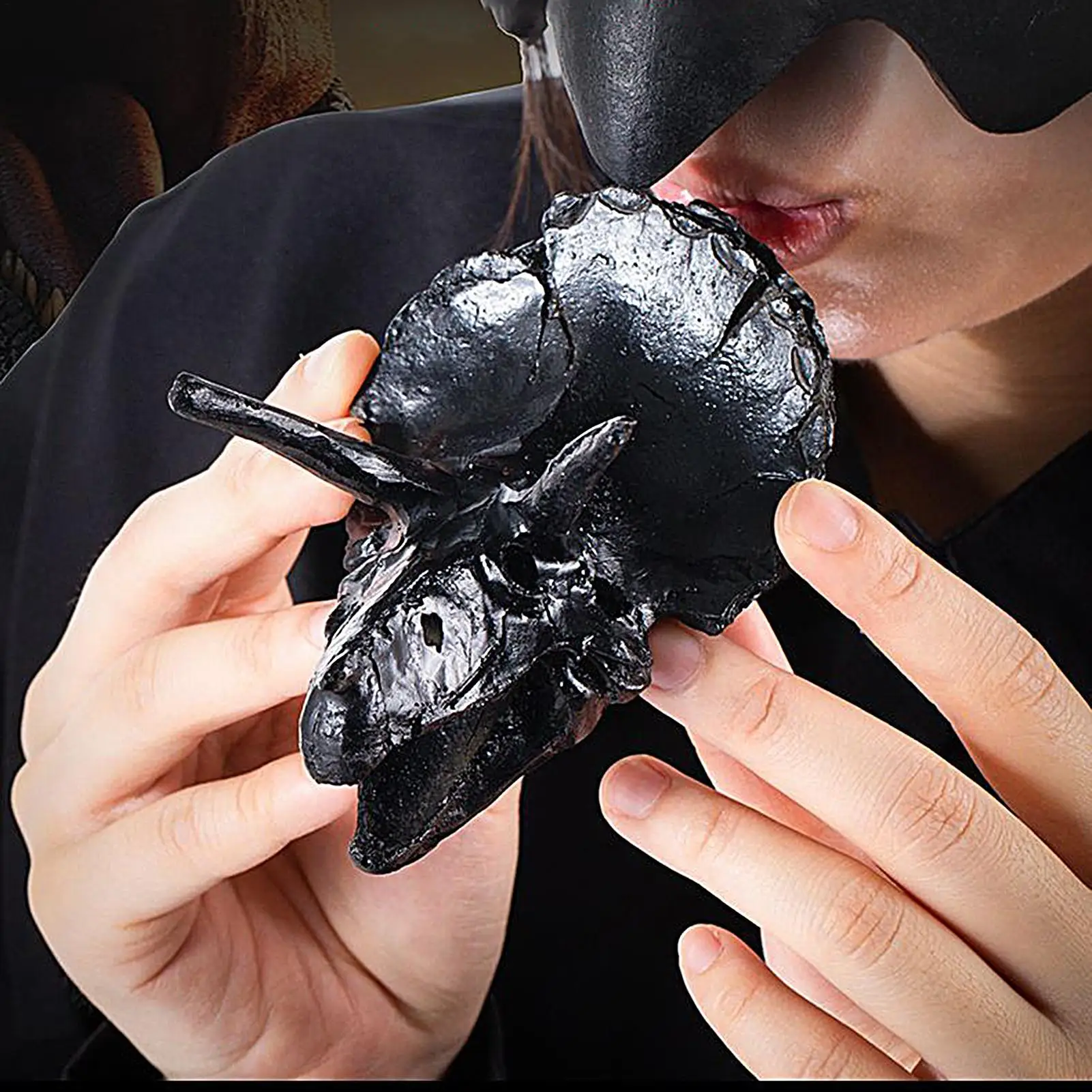 صافرة عالية على شكل ترايسيراتوبس لعبة معدات البقاء على قيد الحياة للهالوين رعب صراخ صافرة للمغامرة الظهر حفلة الميدان البرية #5