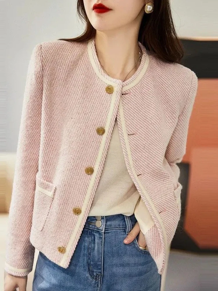 Autumn and winter new fashionable small fragrant style jacket women round neck slimming temperament commute short jacket