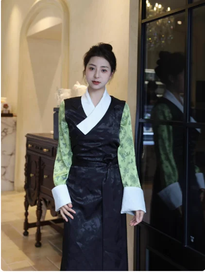 

Chinese Xizang Women's Retro Style Bola Long Skirt Splicing Tibetan Clothes