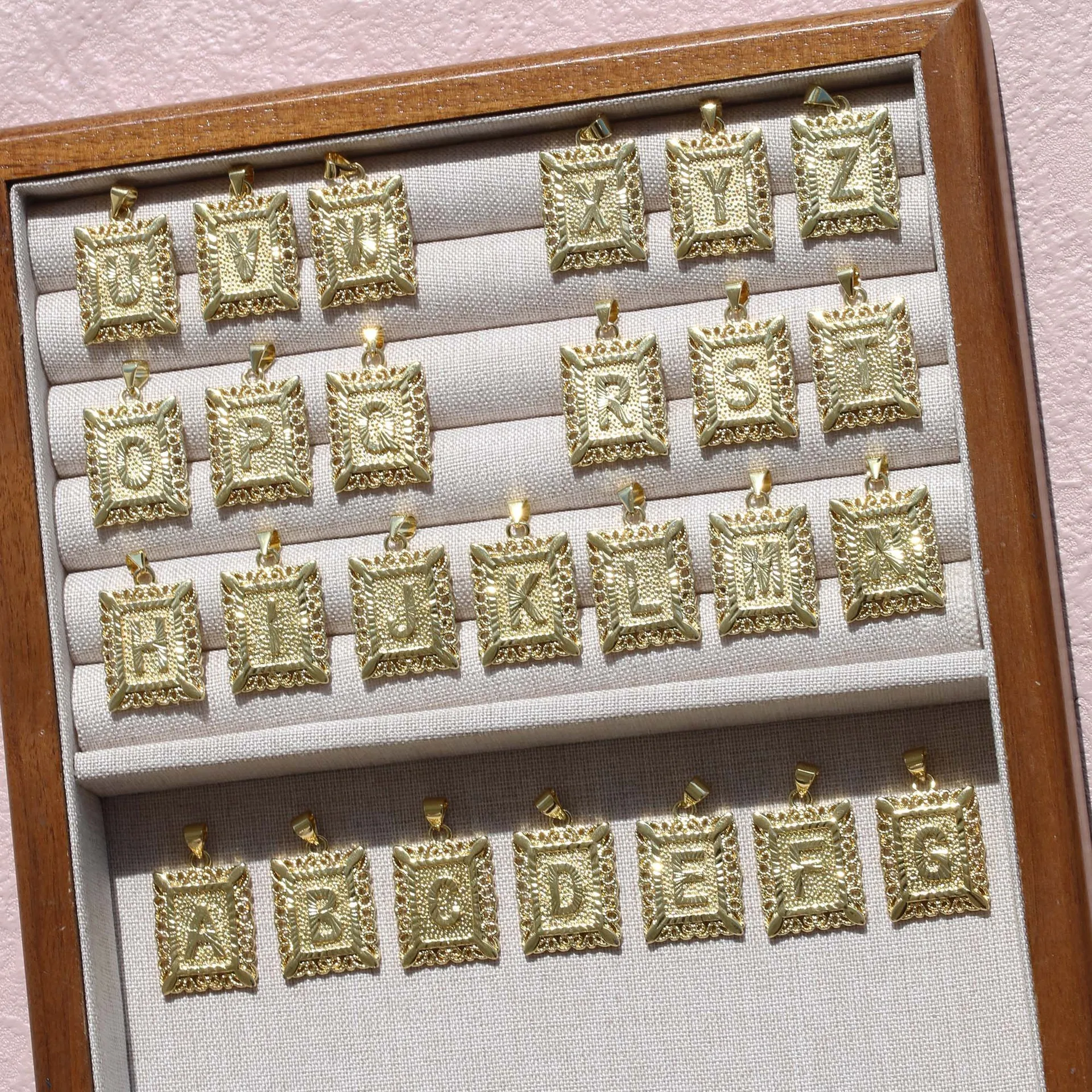 26Pcs/Hot selling 26 English letter Tarot card pendants copper gold-plated square letter Pendant Jewelry Birthday Gift