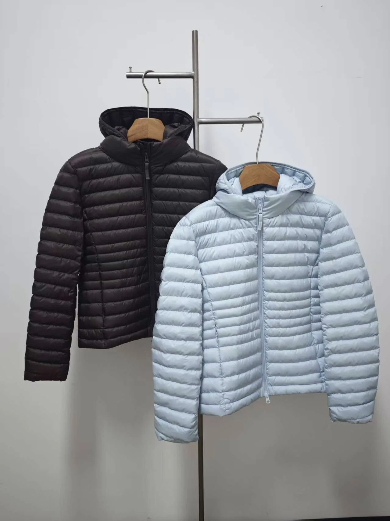 Chaqueta desmontable con cuello levantado y hombros descubiertos para el calor del invierno, chaqueta rellena de plumón de pato blanco para mujer, novedad de 2025