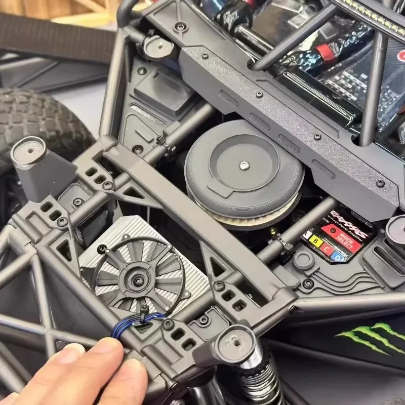 Couvercle de compartiment de moteur en plastique noir simulé pour accessoires TRAXXAS de carte courte 1/7 UDR