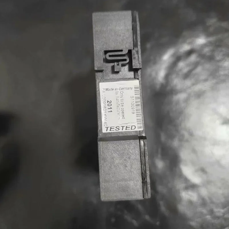 Second hand AES1337-24V safety relay Test OK, fast delivery