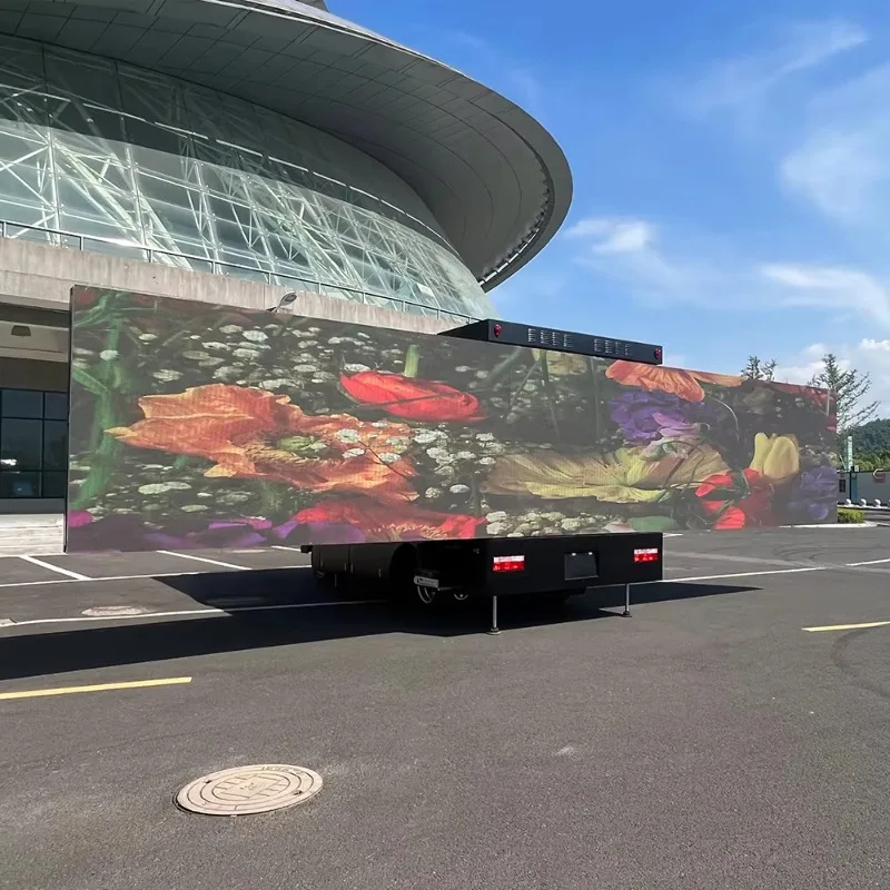 Outdoor High Resolution 3-Sided Digital Mobile Advertising Light Emitting Diode Display Vehicle TV Large Screen