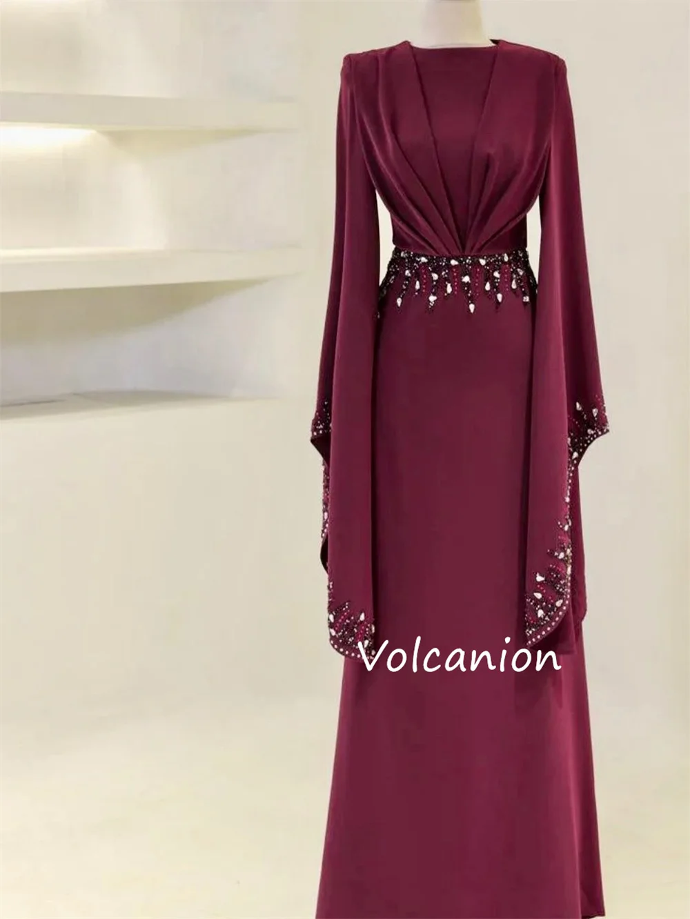 ชุดเดรสยาวทรงเอไลน์ประดับเลื่อมจีบระบายแบบสั่งตัดพิเศษสำหรับโอกาสพิเศษ ดีไซน์หรูหรา คุณภาพสูง ระดับคนดัง