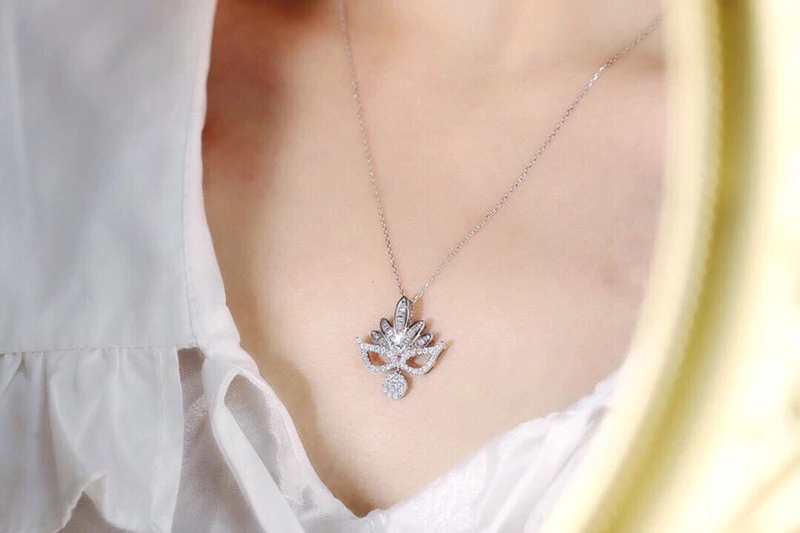 KUGG 100% 18K White Gold Necklace Fashion Mask Design 0.70carat Real Natural Diamond Pendant Necklace for Women Party Jewelry