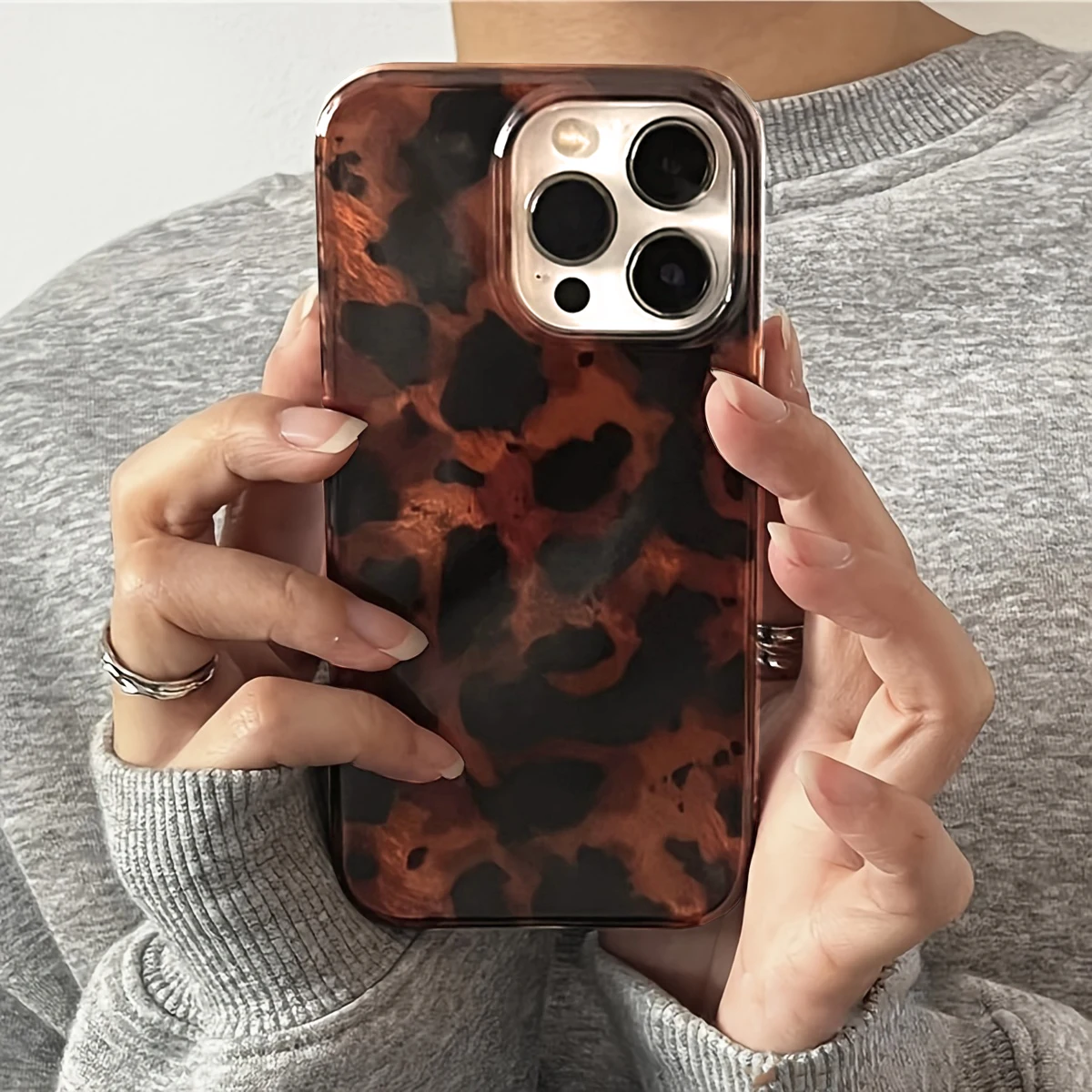 Retro Amber Texture Laser Phone Case For Iphone 16 15 14 13 12 11 Pro Max Stylish Leopard Print Shockproof Back Soft Cover Gift