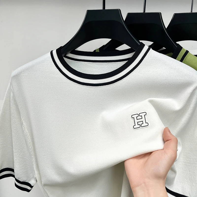 

Новая летняя мужская футболка 2026 года с коротким рукавом, круглым вырезом, контрастной окантовкой и вышивкой букв, модный повседневный топ