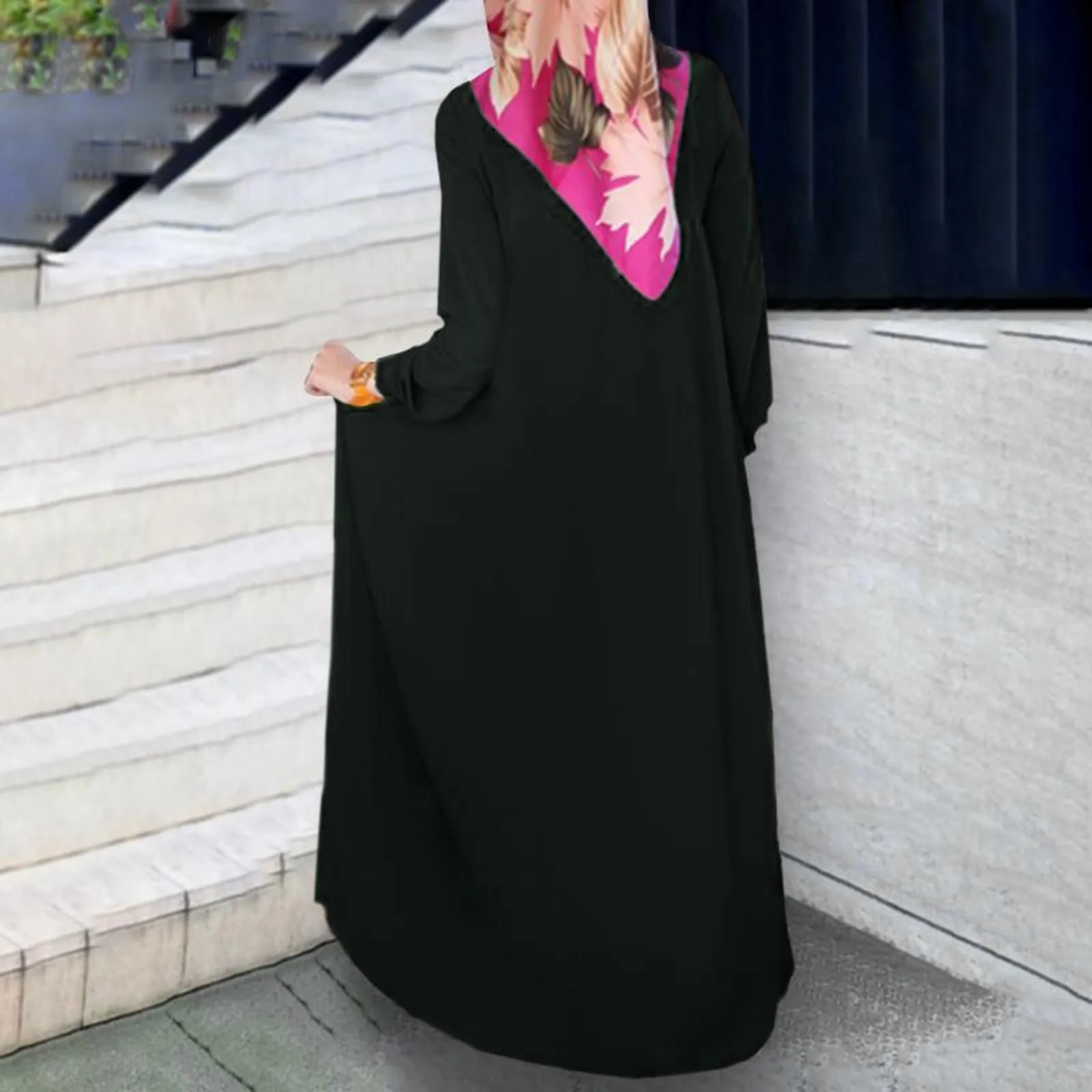 Middle East Dubai Jilbab Muslim Fashion Women Arab Style Elegant Pleated Dress Solid Round Neck Long Sleeve Pleated Dress Abaya