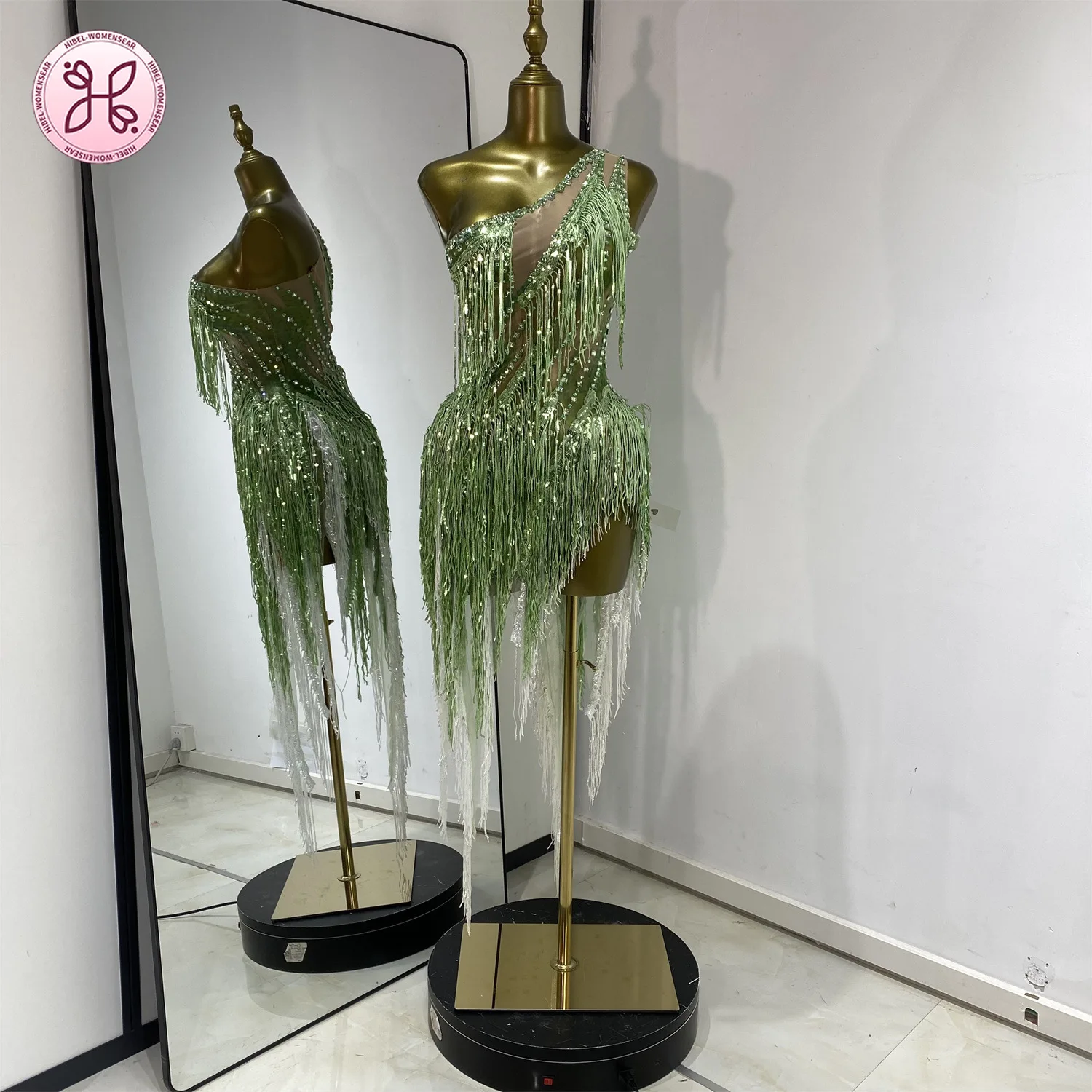 Vestido de fiesta asimétrico de alta elasticidad para actuaciones escénicas y sesiones de fotos, verde, con pedrería, lentejuelas, flecos y malla.