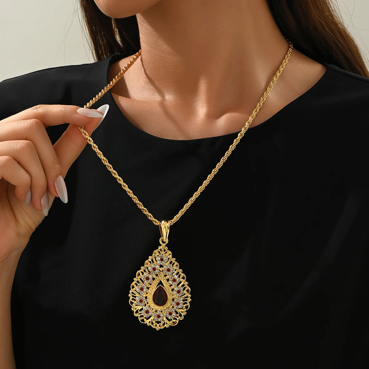 

Gold Plated Ladies Necklace Hollow Pattern Wedding Pendant Sweater Chain Algerian Traditional Jewelry Holiday Gift