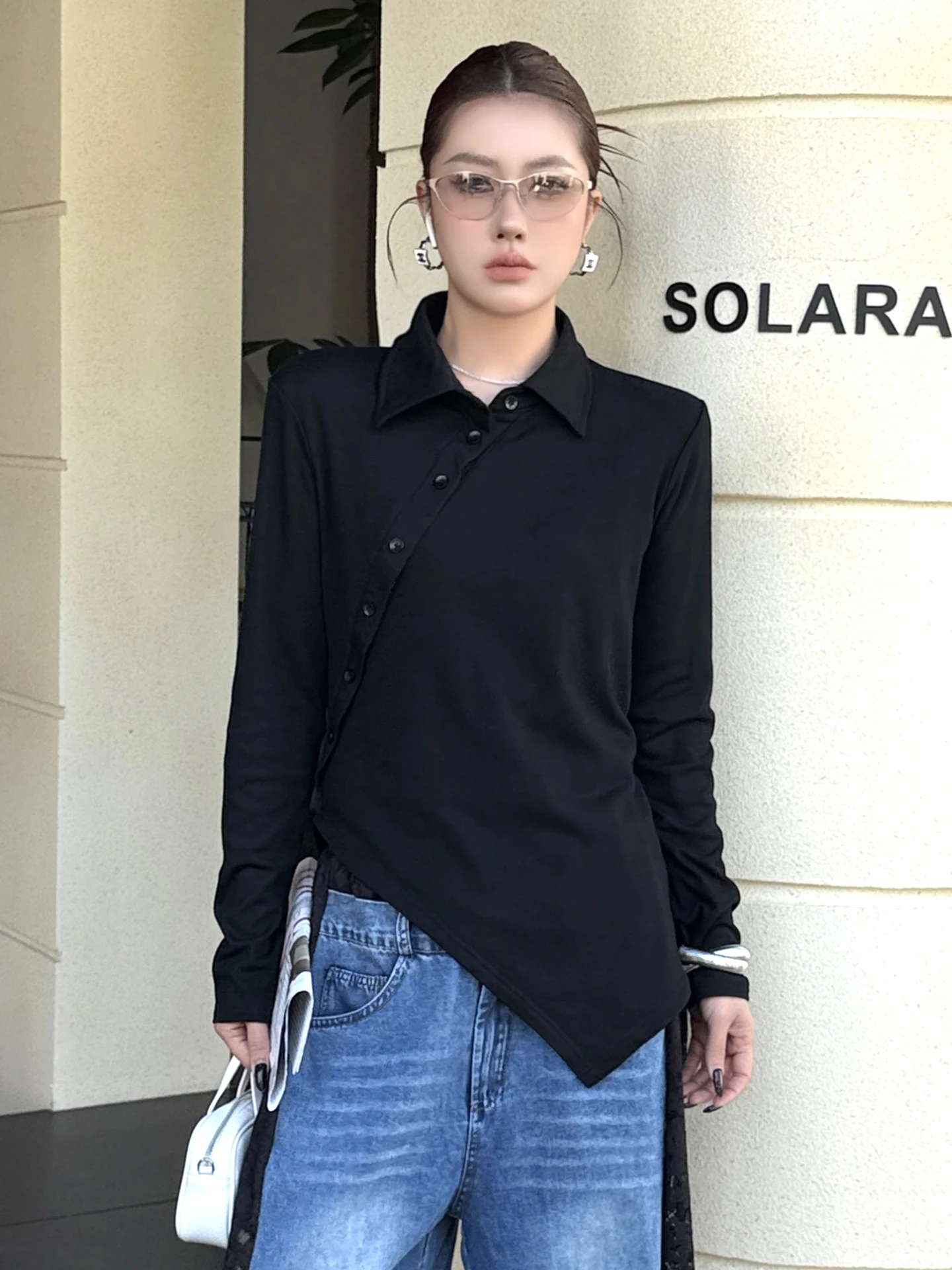 

Женская футболка Ele Long Sve с асимметричным дизайном и пуговицами, облегающий топ, модный повседневный стиль, смесь хлопка и полиэстера.