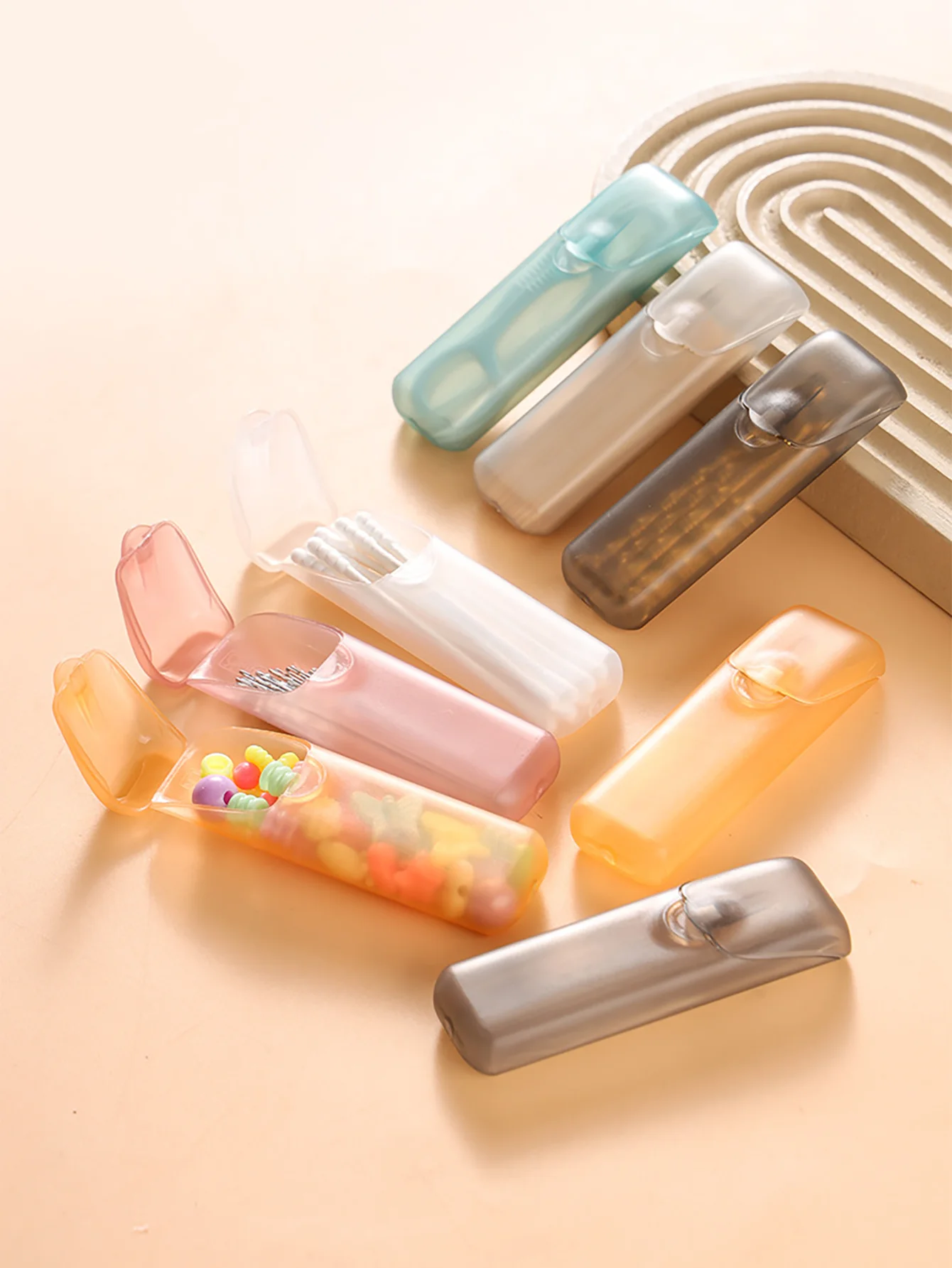 4 Mini Cajas de Almacenamiento Portátiles (Colores Aleatorios) de Plástico PP, Organizador de Piezas Pequeñas, Almacenamiento de Viaje para Palillos de Dientes, Hilo Dental, Pastillas y Joyas, Tamaño Universal Multifuncional