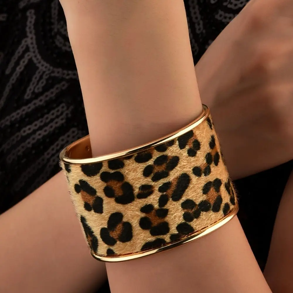 Metal Wide Flocking Open Bangle Minority Design Alloy Leopard Print Cuff Bangles Europe American Style Jewelry Accessories