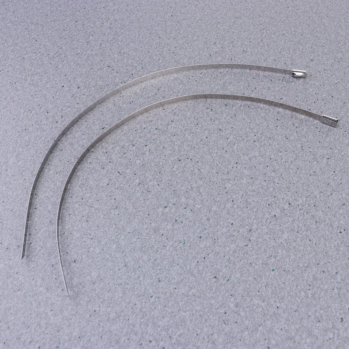 

High Temperature Resistant Aluminum Foil Tape 500x5x0.1cm Durable Adhesive Sealing Tape Flexible Heat Resistant for Air