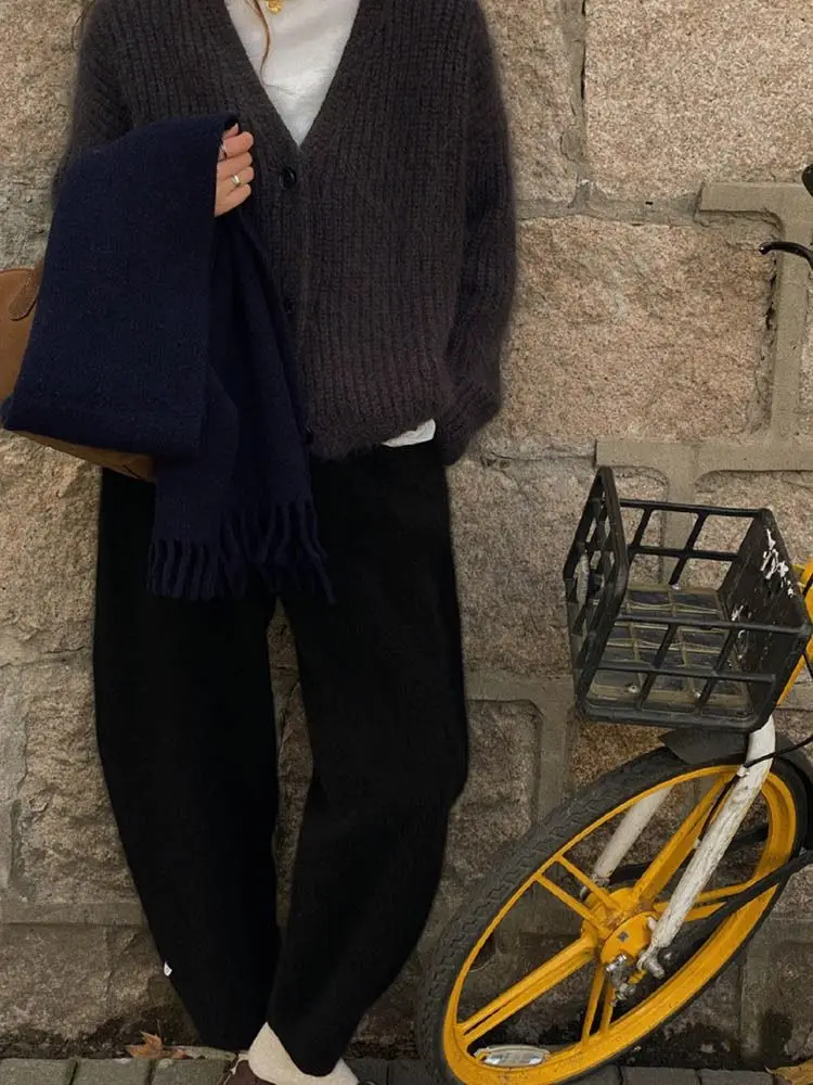 

2025 Autumn Winter New Sweater Cardigan Loose Casual High-end Knitted Top