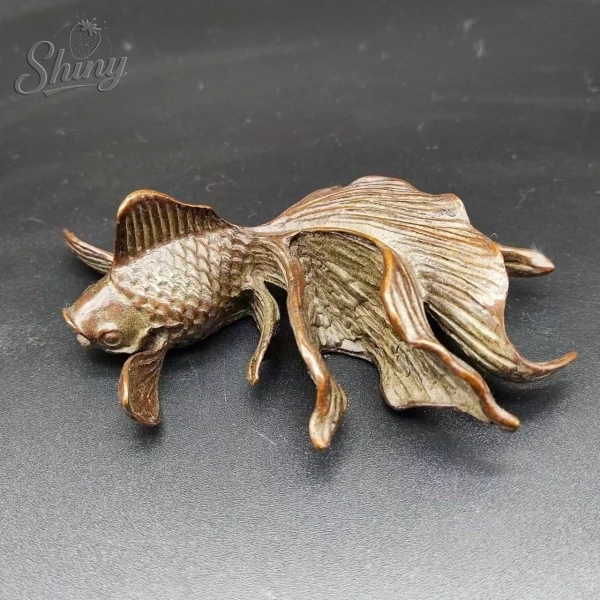 

Antique Old China Bronze Copper Fengshui Auspicious Animal Big Eyes Fish Goldfish Statue decorative figurines