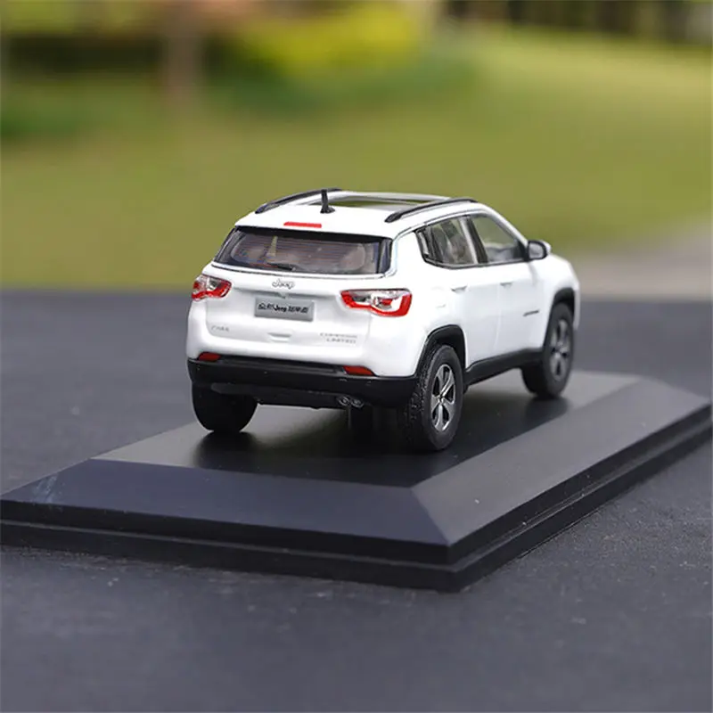 1:43 Jeeps Compass SUV Alloy Car Model Diecast Metal Off-road Vehicle Car Model Simulation Miniature Scale Collection Kids Gift