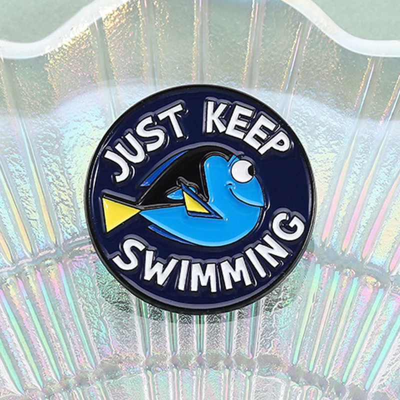 الكرتون الأسماك الزرقاء بروش هواية الإنجليزية فقط إبقاء السباحة المعدنية شارة مينا حقيبة الملابس طوق دبوس قبعة شارة الديكور