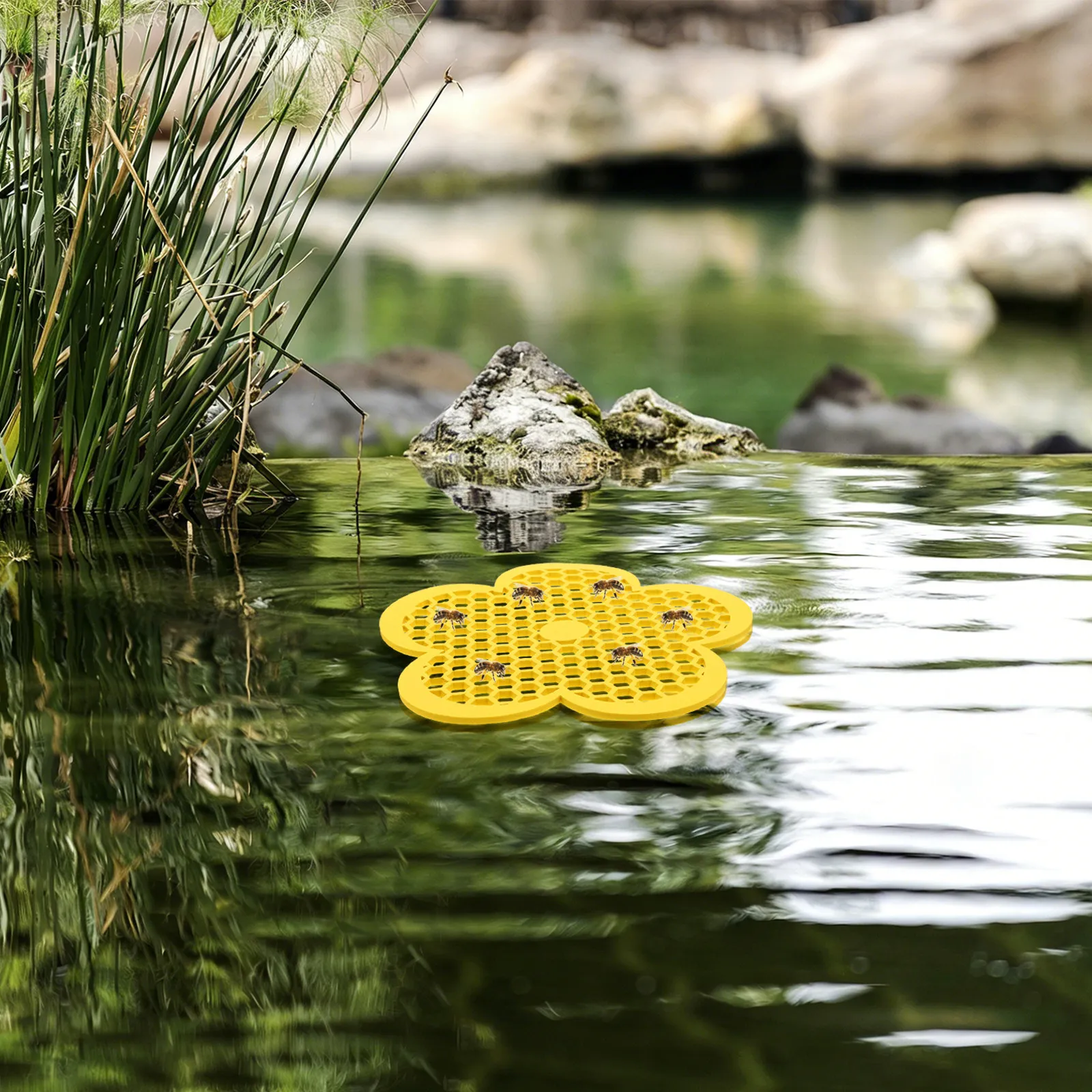 3Pcs Floating Bee Water Feeder 8.57 Inch Honey Bee Watering Station for Garden Beekeeping Supplies Tools Natural Habitat Fit
