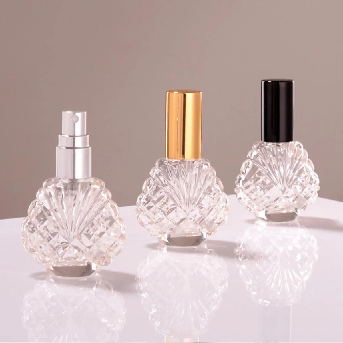 8ml Clear Glass Perfume Bottle With Sprayer Atomizer Shell Pattern Gorgeous Retro Style Mini Portable