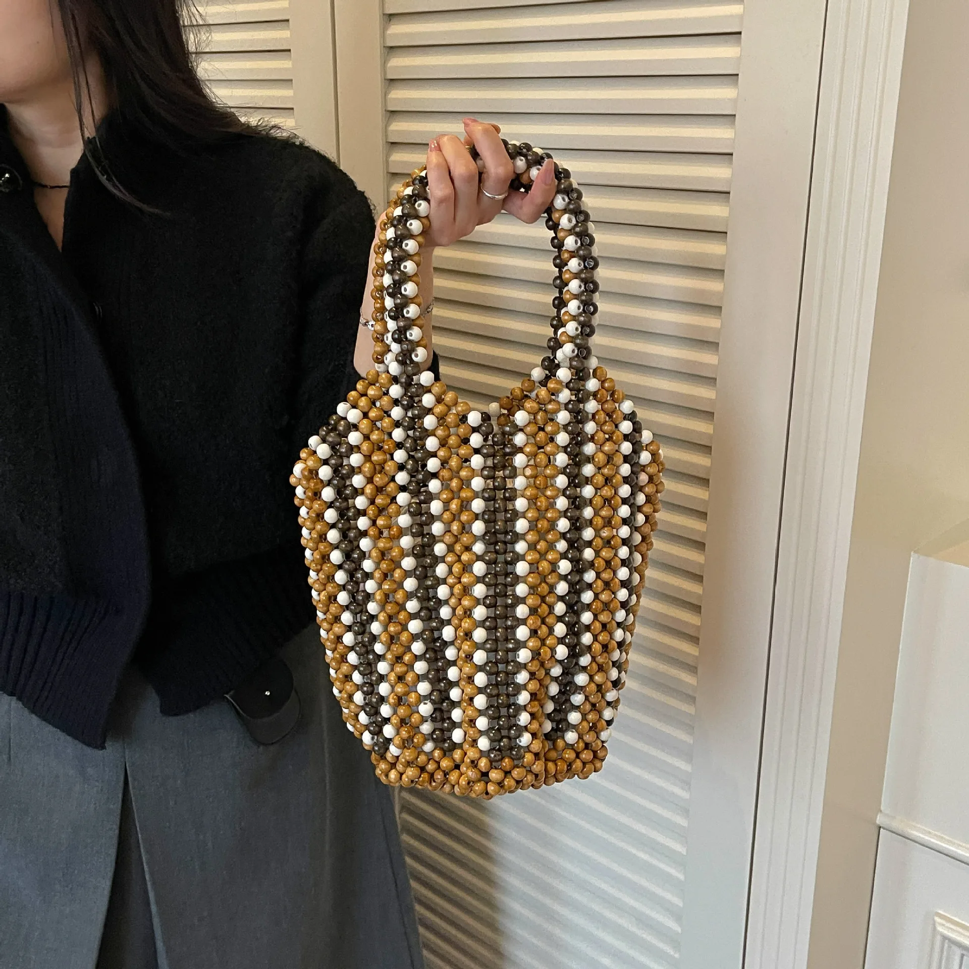 Handcrafted Hollow Wooden Bead Bag Handheld Contrast Color Weaving Bags for Ladies Beach Vacation Cross-Border Style Medium Size
