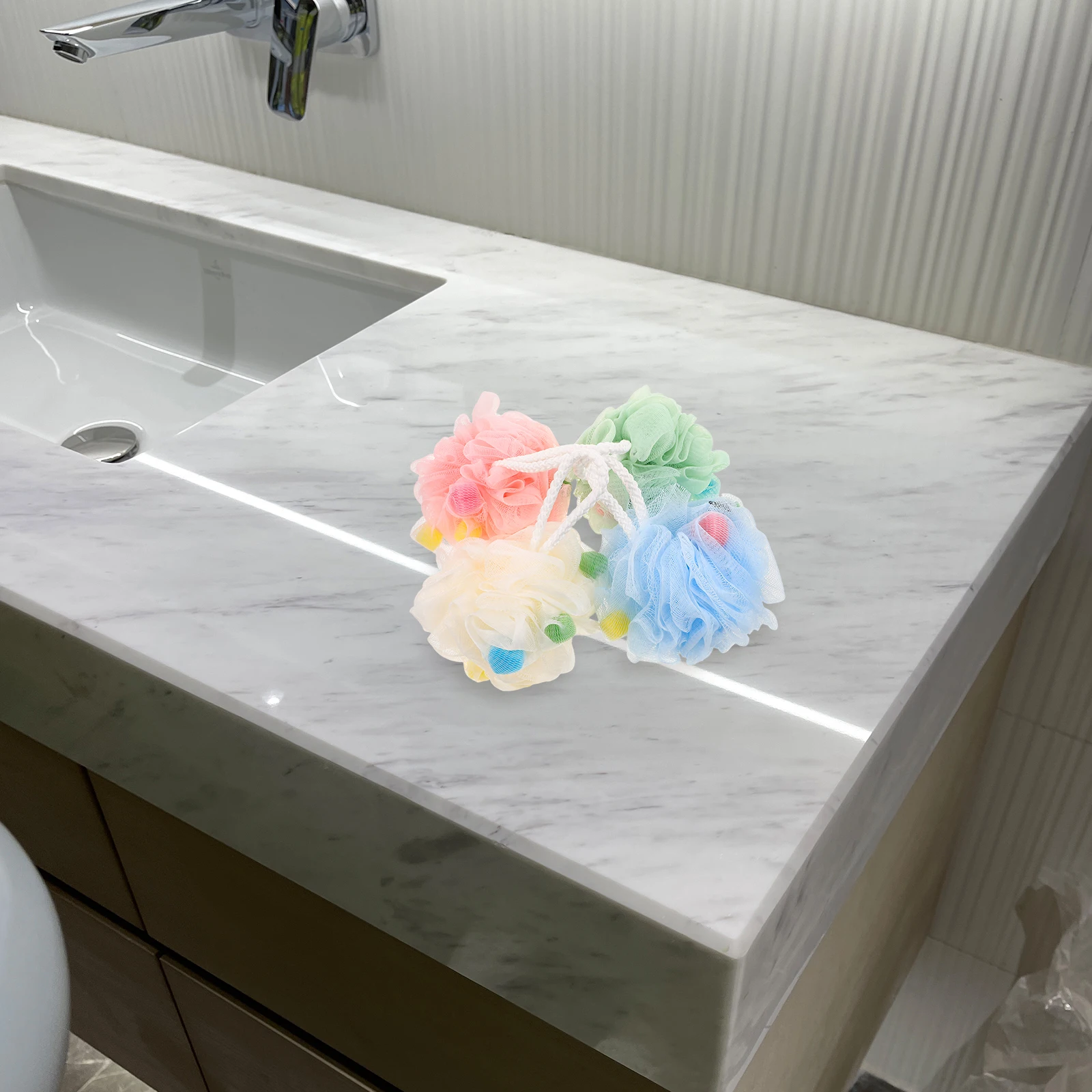 

8pcs Bath Balls Exfoliating Shower Scrubber Pouf Body Loofah Mesh Bath Wipes Deep Cleaning Quick Drying Foaming Cleansing