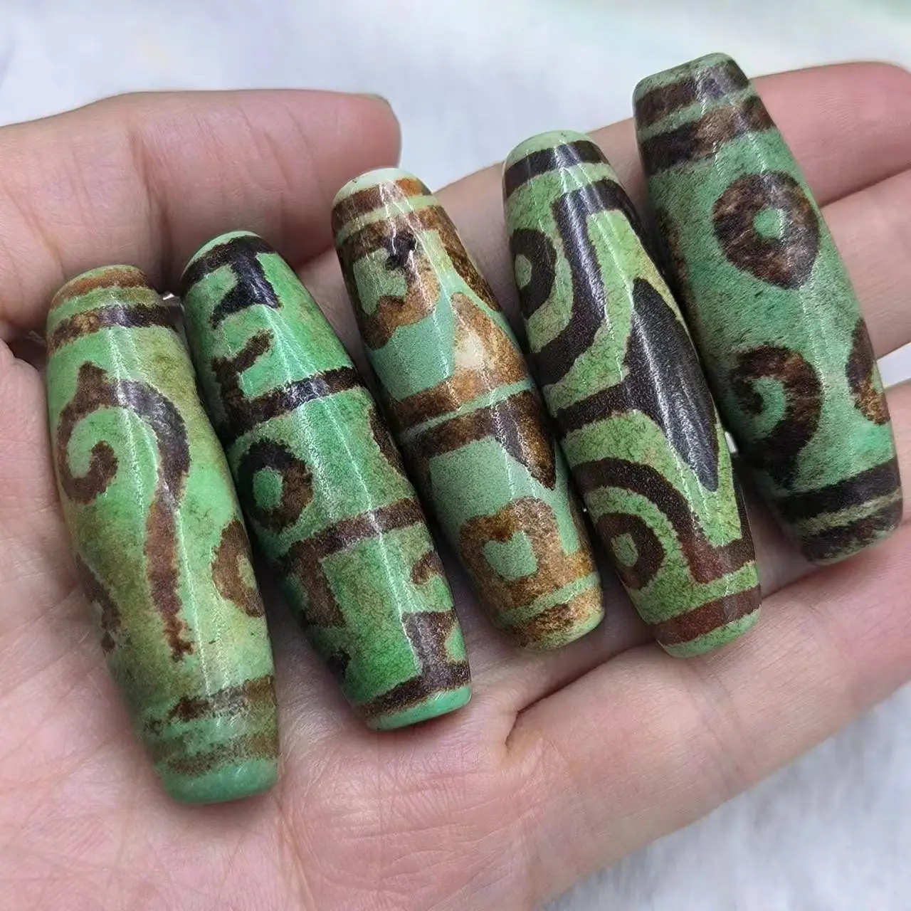 

1pcs/lot natural multi-pattern old agate dzi wholesale Golden-green exquisite Irregular handmade beads Rare patterns calcify diy