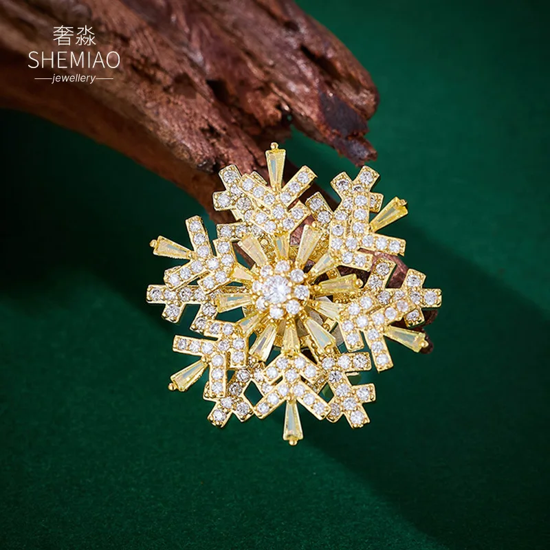 Chinese Style Lucky Auspicious Rotating Dual Layer Snowflake Brooch Micro Paved Zircon Luxury Lapel Pin For Suit Coat Daily Wear