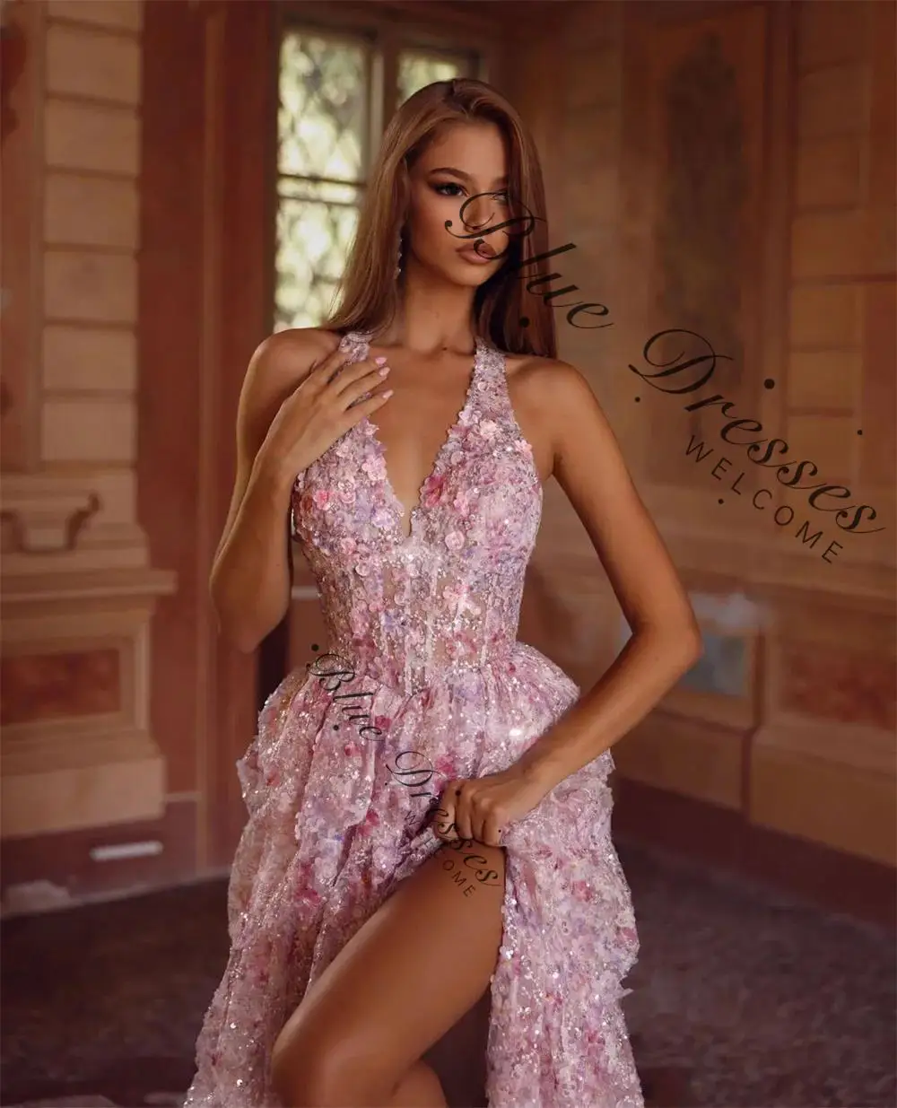 customized Pink V Neck Tiered Ruffle Prom Dresses Side High Split Exquisite Customized فساتين سهرات A-line robes de s