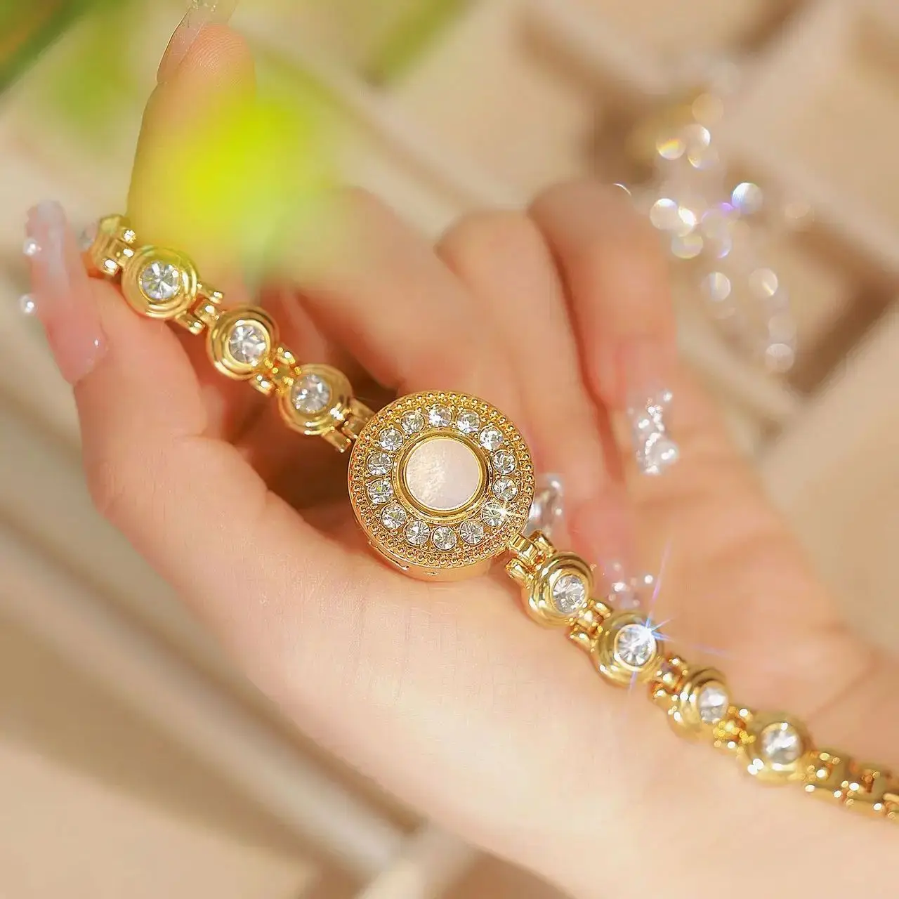 Роскошные золотые винтажные часы для женщин, элегантные ювелирные изделия, кварцевые наручные часы, новые женские часы, модный браслет, золотые часы