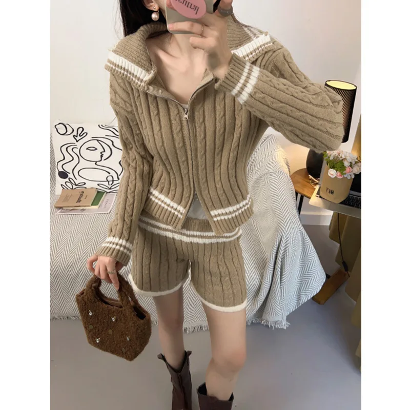 

Корейский осенний вязаный свитер и шорты, женский повседневный комплект из двух предметов, белый витой трикотаж, удобные шорты E12290