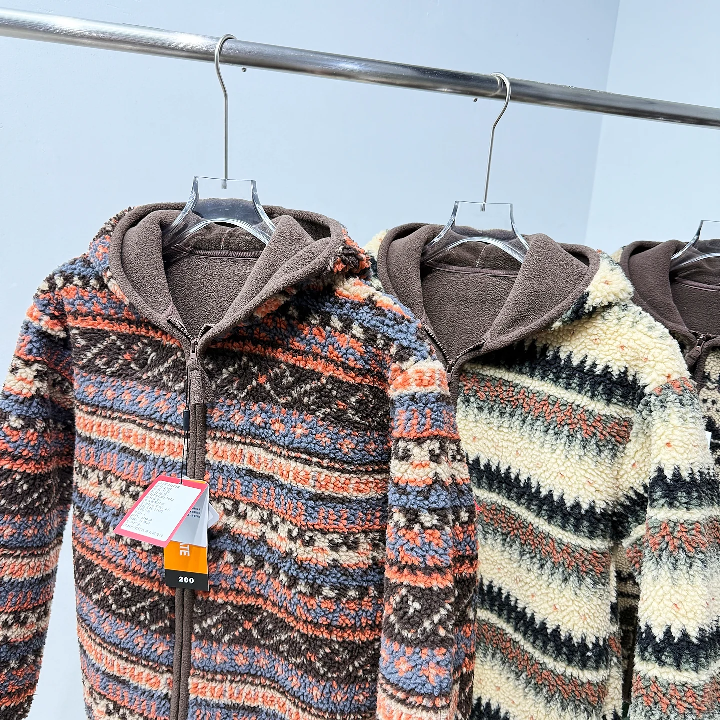 Retro geometrisch gemusterte,  – Winter Clothing Stores Bewertung und Preis