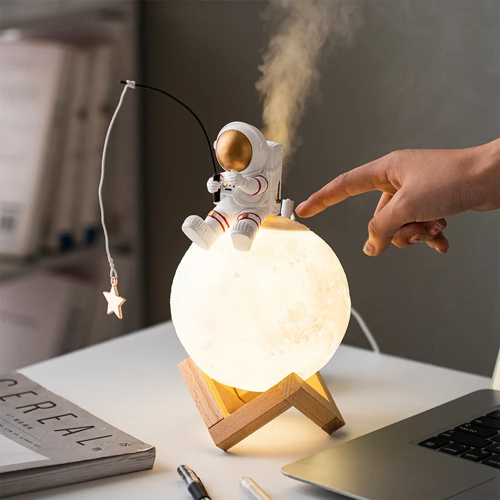 

Nordic Astronaut Humidifier kawaii Children's room home decor easter Decoration for bedroom Living room Ornaments Art statue
