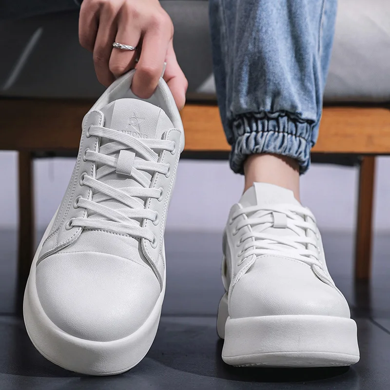 

Мужская обувь 2025Зимняя новая модная белая обувь на толстой подошве, увеличивающая рост. Удобная и универсальная модная обувь высокого класса.