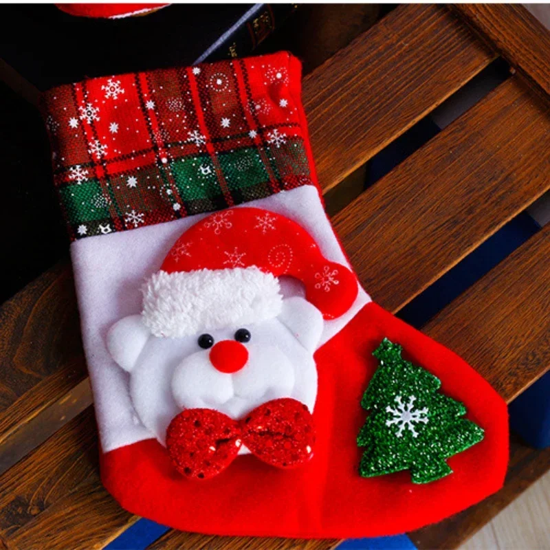 Medias navideñas, calcetines, muñeco de nieve de Papá Noel, adornos colgantes para árbol de Navidad, decoración navideña para el hogar, bolsas de regalo de dulces de Navidad de Año Nuevo