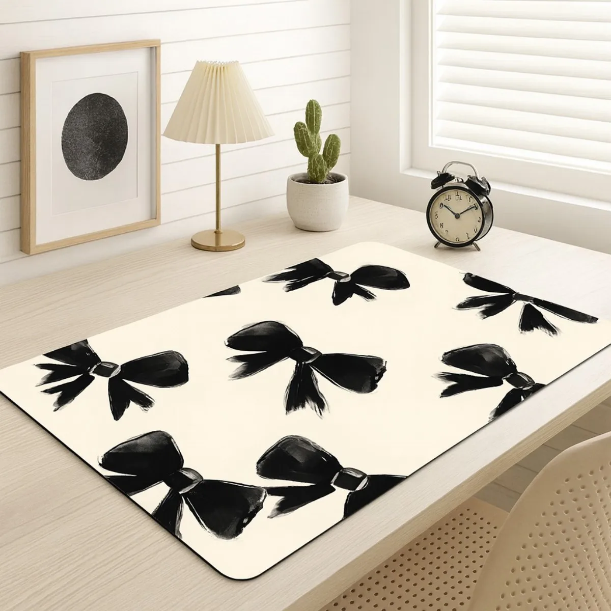 Tappetino per mouse chic con motivo fiocco nero da 1 pezzo: superficie in tessuto liscio e durevole antiscivolo |   Elegante arredamento da scrivania alla moda per l'ufficio e la casa