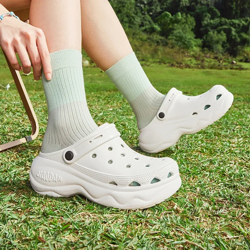 QIAODAN Thick-soled Women Clog Slippers 2025 Height Increasing Anti Slip Quick-drying Shock-Absorbant Slippers QXL112252435R