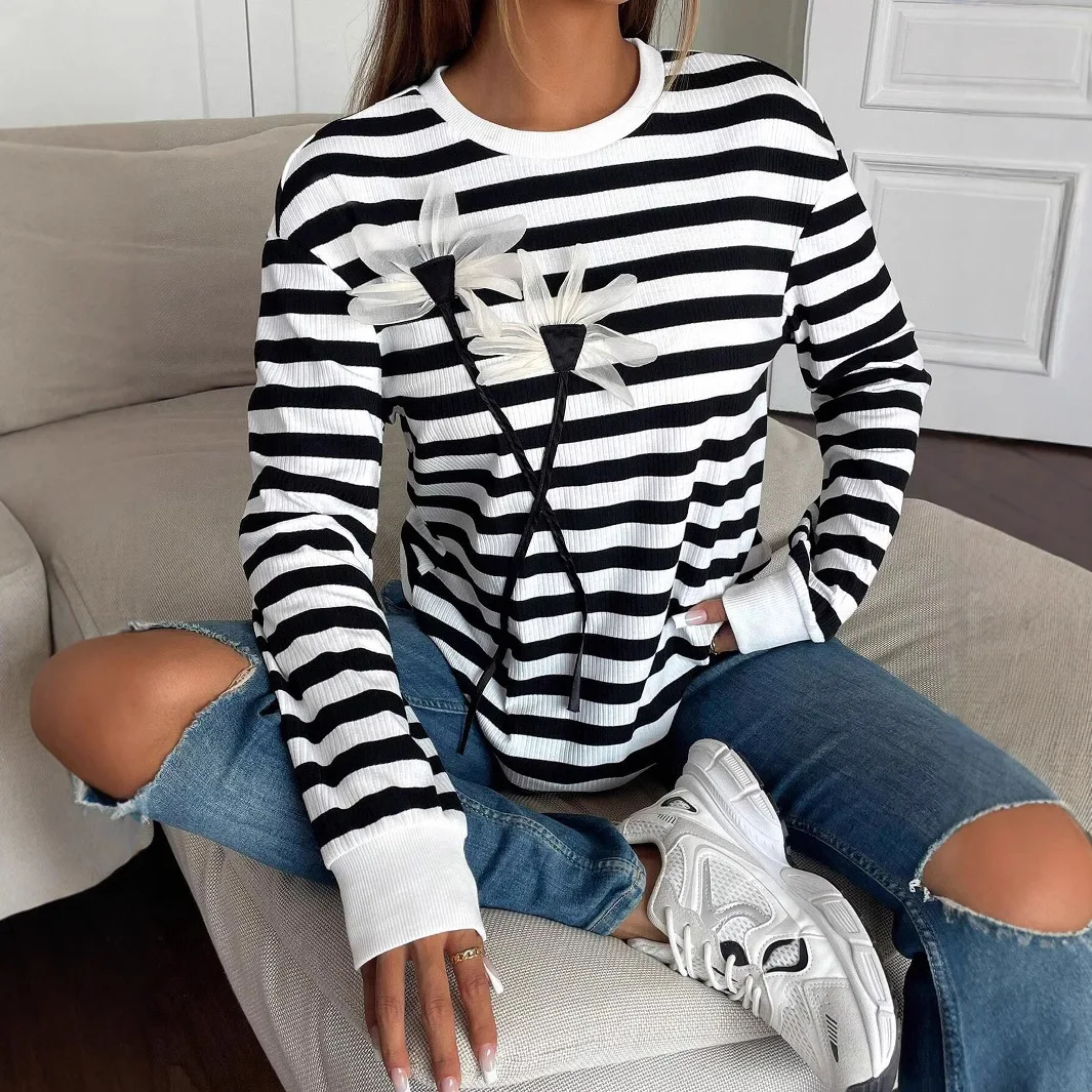 

2026 Women's New Fashion High-quality Versatile Casual and Comfortable Long-sleeved Round Neck Striped Printed T-shirt for Women