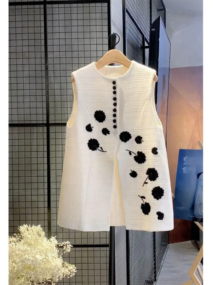 Elegant Unique Design Women's Sleeveless Embroidered Vest Jacket Street Style Polyester Fiber round Neck Single Button Closure