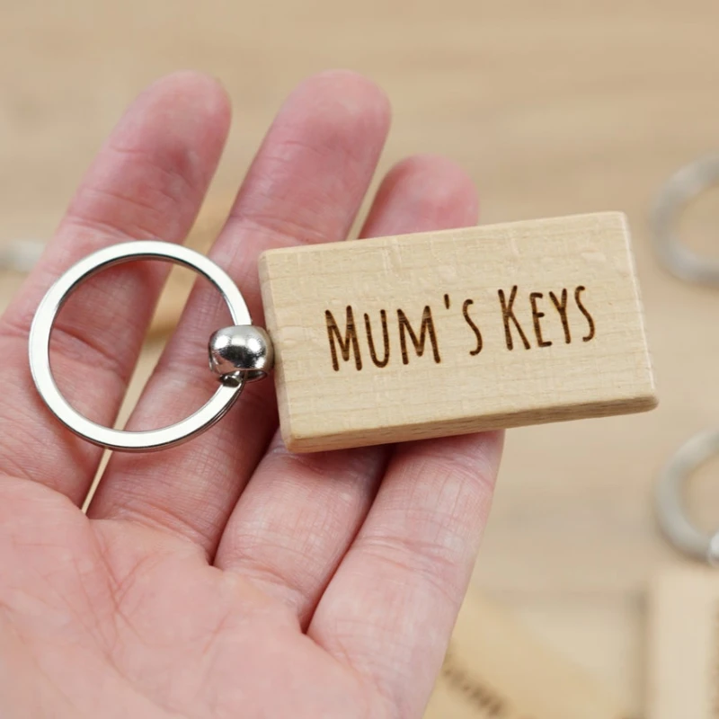 1PCS Free Customized Wooden House Keychains Key Tags Wood Beech Key Chains Laser Engraving Keys Labelled Wedding Pendant Gift