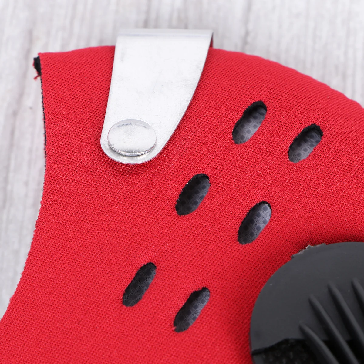 

Activated Carbon Dust Mask 2.5 Red Ergonomic Lightweight Breathable Air Pollution Filter Mask for Riding Hiking