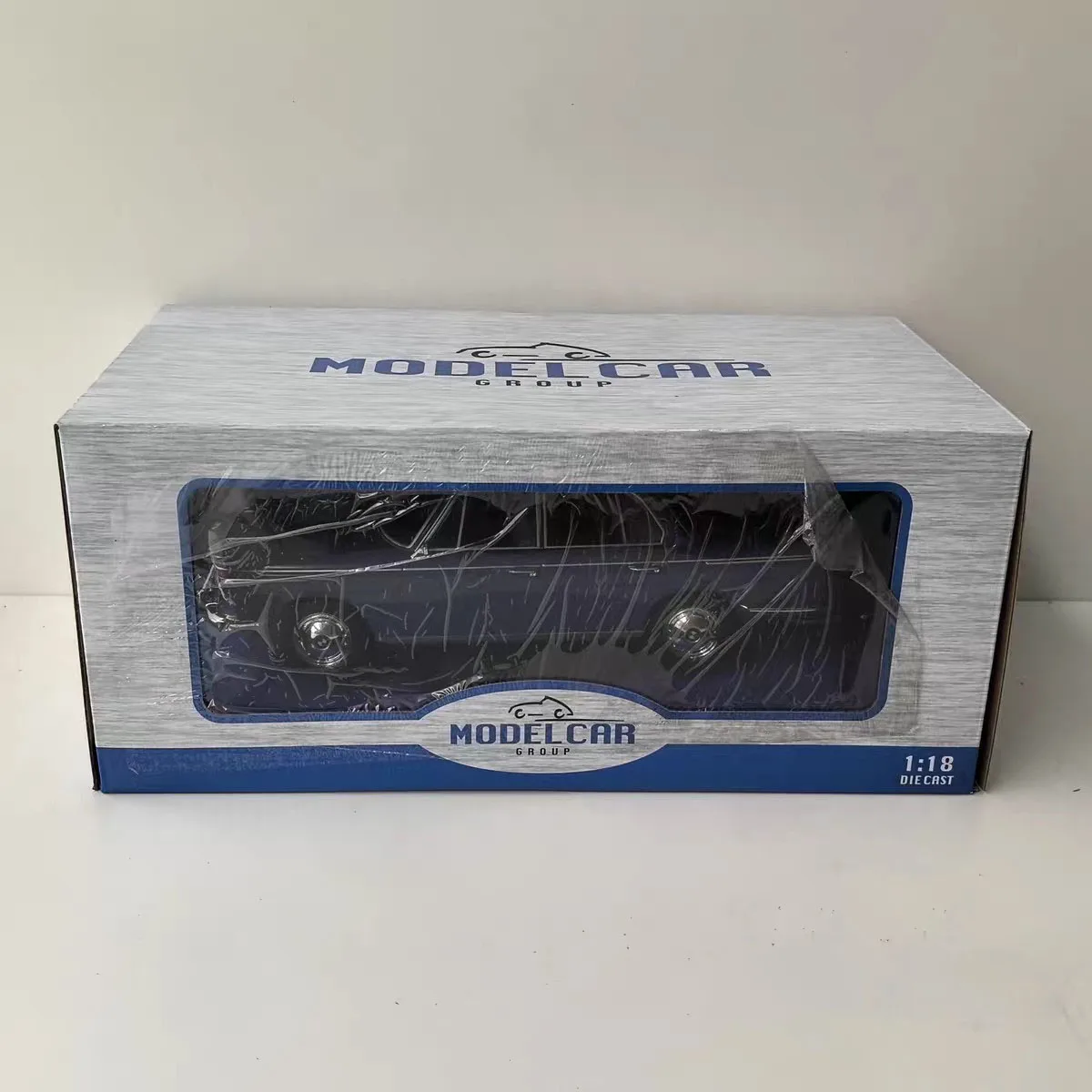 

Diecast MCG 1/18 Scale BMW 2000 TILUX BMW E8D5 Alloy Car Model Collectible Toy Gift Souvenir Display Ornament